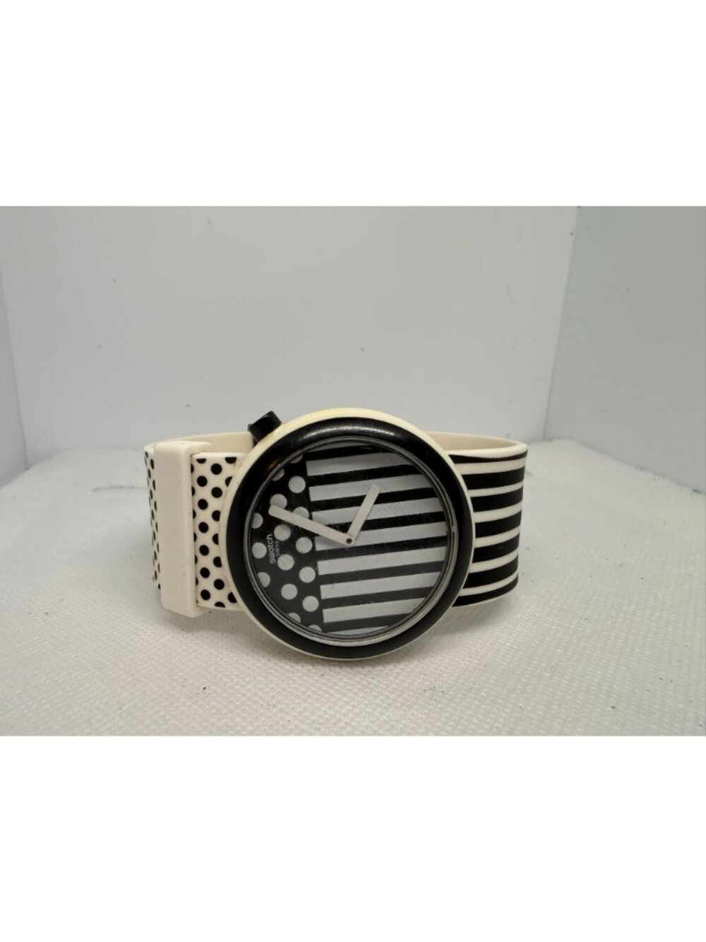 Swatch POP PNW101 "Popdancing" Unisex 45mm Black White Swiss Quartz Watch - Picture 9 of 13
